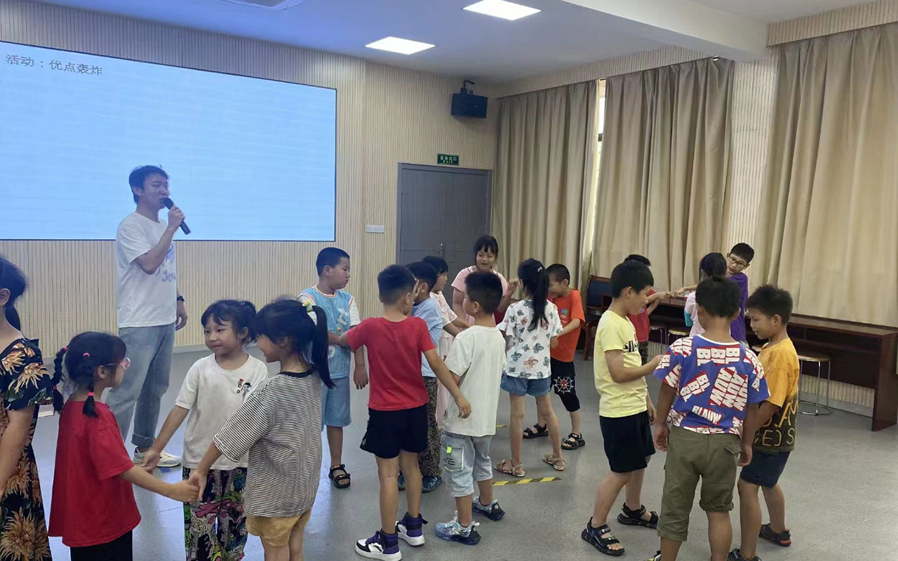 华亭龙观乡中心学校